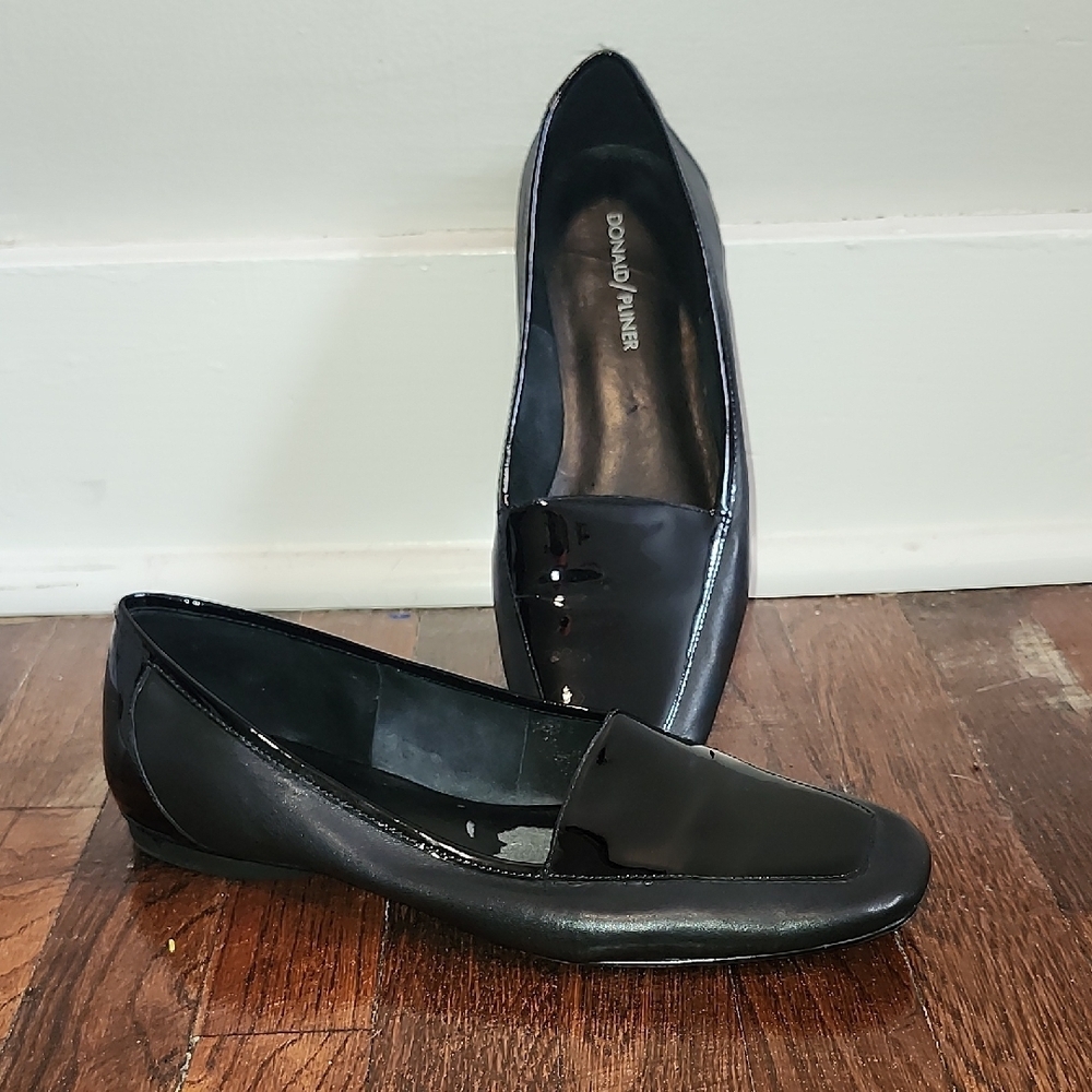 Donald J. Pliner Black Women's Loafers With Patent Accents Size 8.5